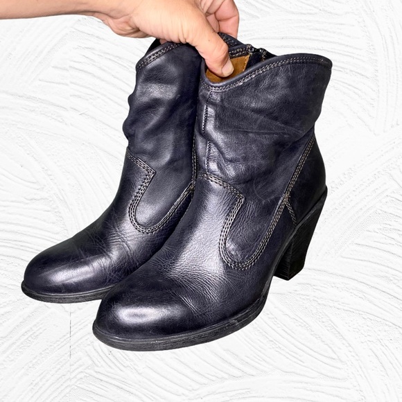 Montana boot co black leather heeled booties - Picture 7 of 8